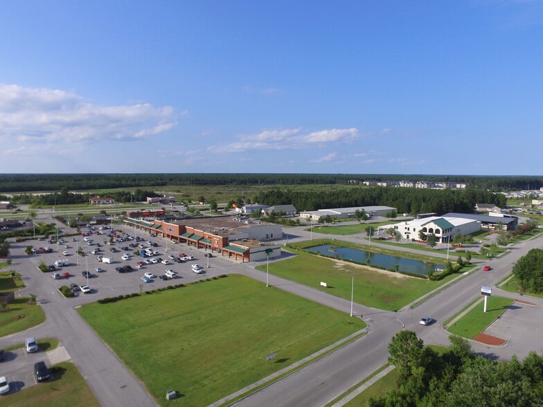 2188-2222 Gum Branch Rd, Jacksonville, NC à louer - Photo du bâtiment - Image 2 de 3