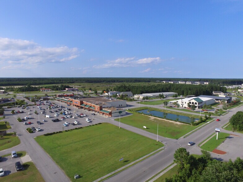 2188-2222 Gum Branch Rd, Jacksonville, NC à louer - Photo du bâtiment - Image 2 de 3