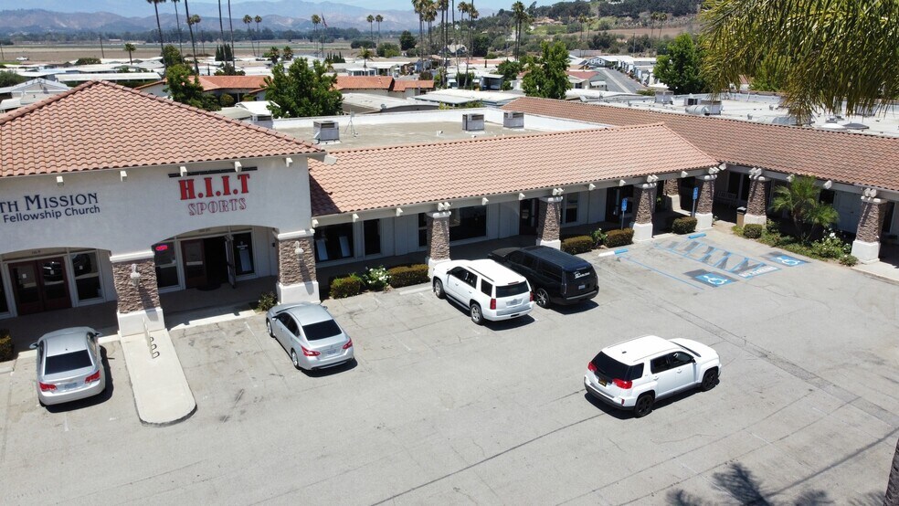 1365-1371 Del Norte Rd, Camarillo, CA for lease - Building Photo - Image 3 of 12