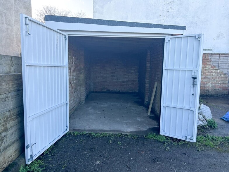 1 Melody Close, Sheerness à vendre - Photo du bâtiment - Image 2 de 2