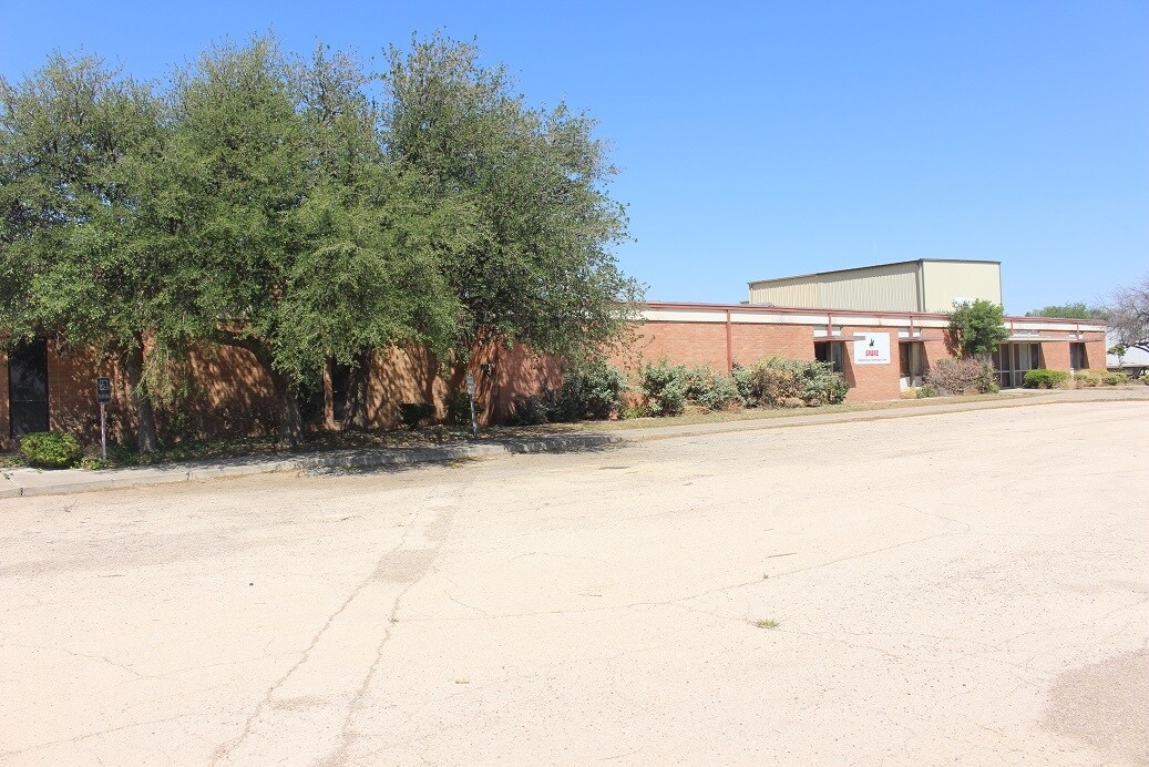 2500 S Grandview Ave, Odessa, TX à vendre Photo principale- Image 1 de 16