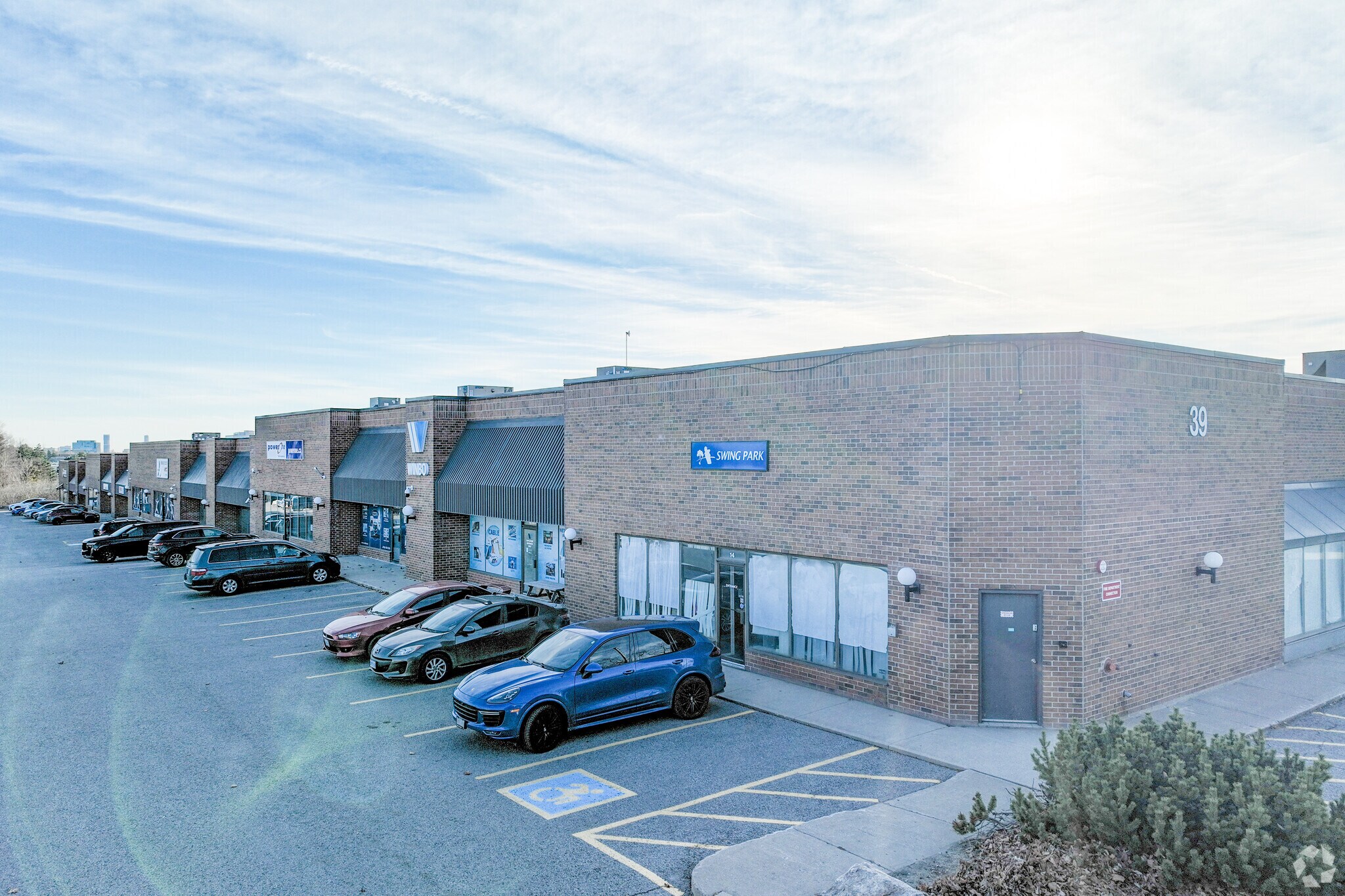 39 Riviera Dr, Markham, ON for lease Primary Photo- Image 1 of 4