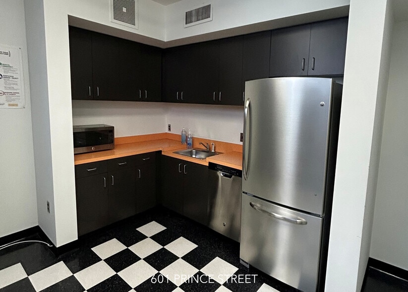 601 Prince St, Alexandria, VA for sale - Interior Photo - Image 3 of 10