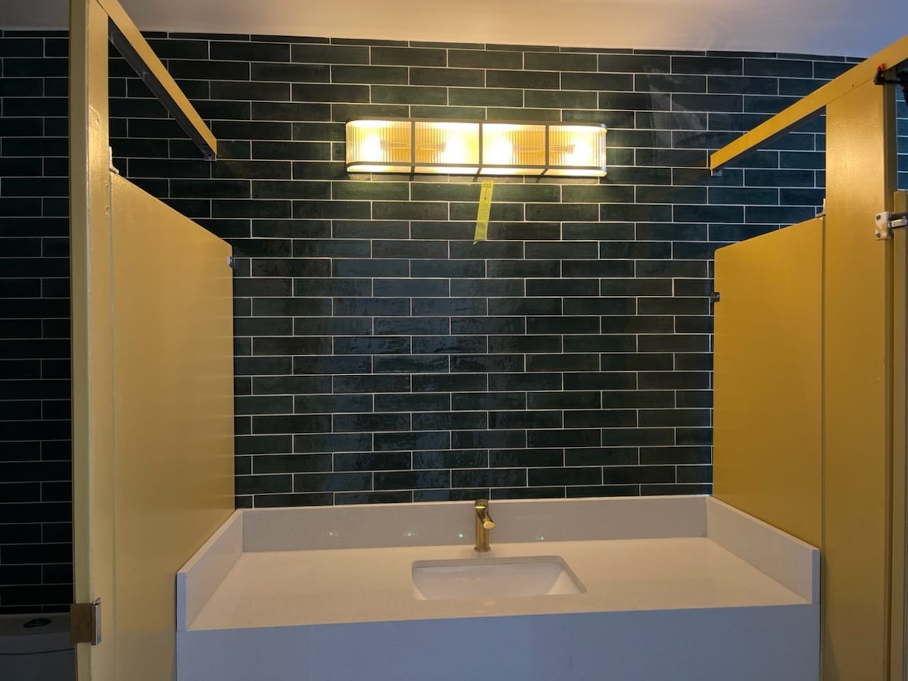 319 Governors Ct, New Westminster, BC for sale Interior Photo- Image 1 of 1