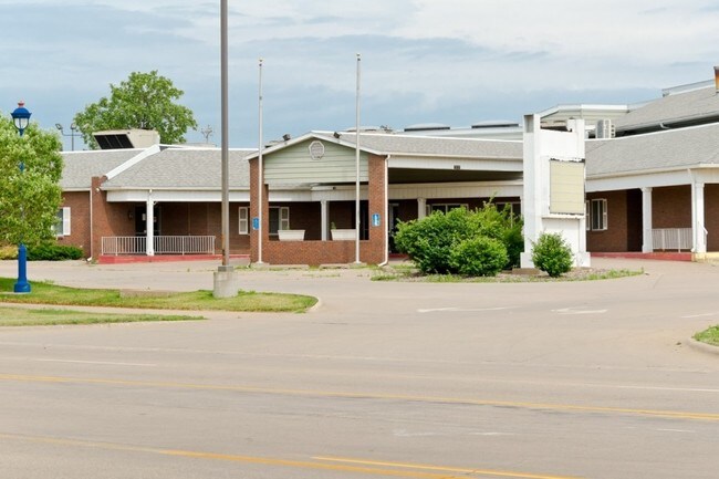 Plus de détails pour 2300 Lincoln Way, Clinton, IA - Services hôteliers à vendre