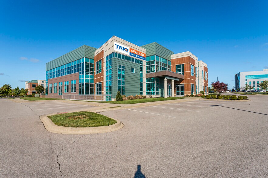 2101 High Wickham Pl, Louisville, KY à vendre - Photo du bâtiment - Image 1 de 12