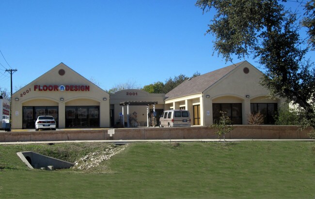 Plus de détails pour 2001 N Bell Blvd, Cedar Park, TX - Bureau à vendre