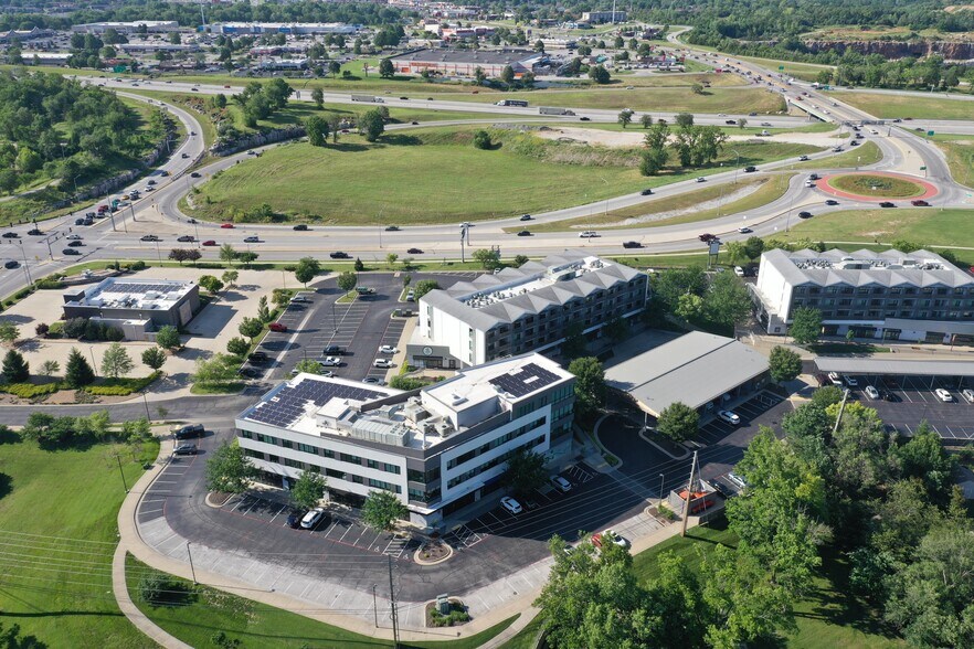 2144 E Republic Rd, Springfield, MO à louer - Photo du bâtiment - Image 3 de 15