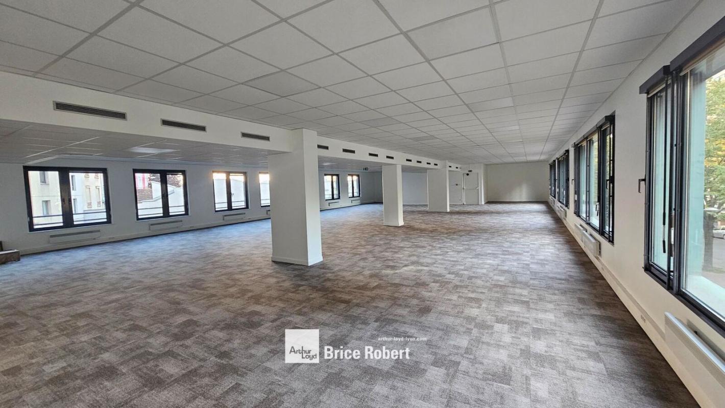 97 Cours Gambetta, Lyon for lease Interior Photo- Image 1 of 4
