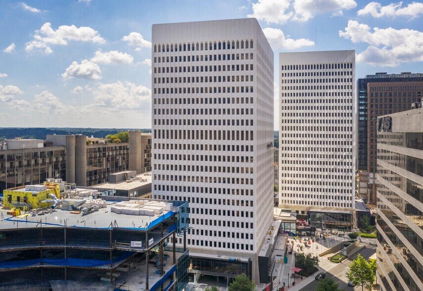 1201 Peachtree St NE, Atlanta, GA à louer - Photo du bâtiment - Image 3 de 5