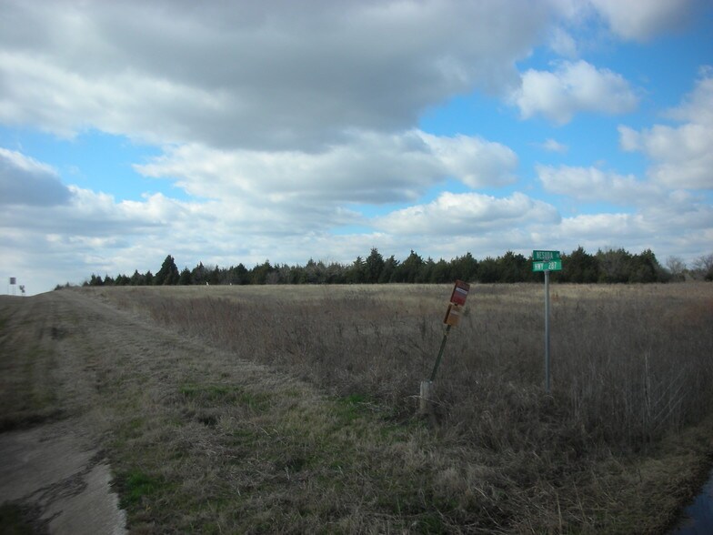 4900 W Ennis Ave, Ennis, TX à vendre - Photo du bâtiment - Image 2 de 3