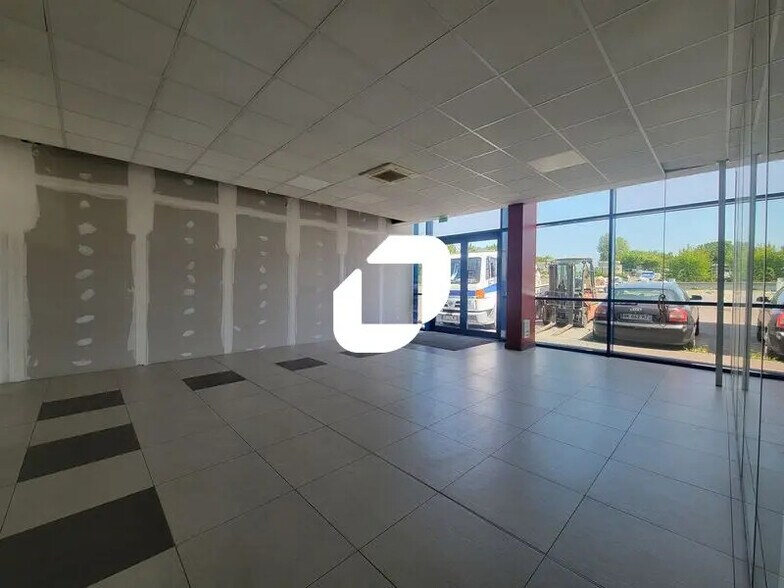 Bureau dans Chilly-Mazarin à louer - Photo intérieure - Image 2 de 7