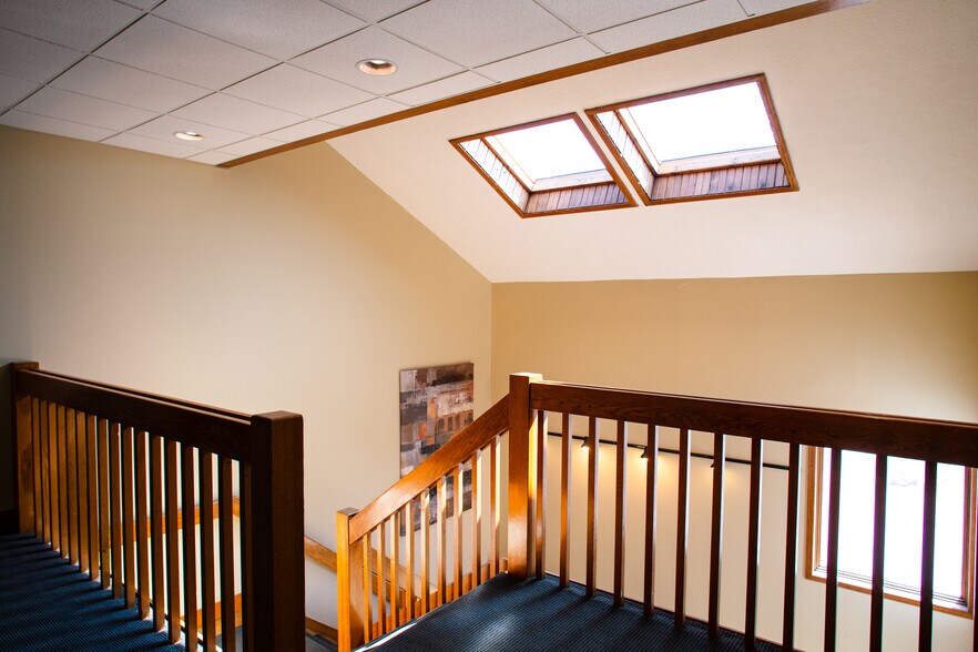 2250 W 86th St, Indianapolis, IN à louer - Photo du bâtiment - Image 3 de 8