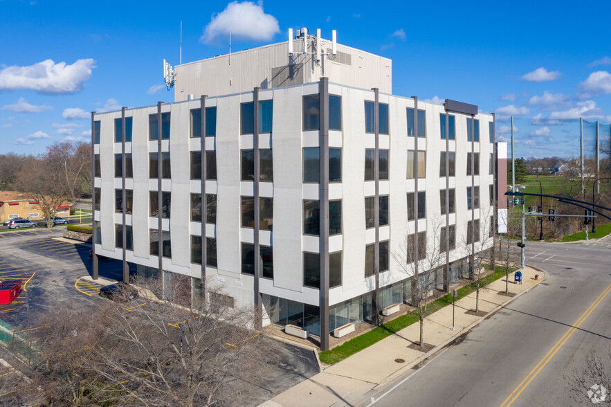 4001 W Devon Ave, Chicago, IL for lease - Building Photo - Image 1 of 8