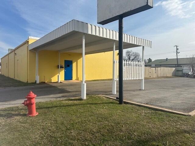 3600 S May Ave, Oklahoma City, OK à vendre - Photo du bâtiment - Image 2 de 22