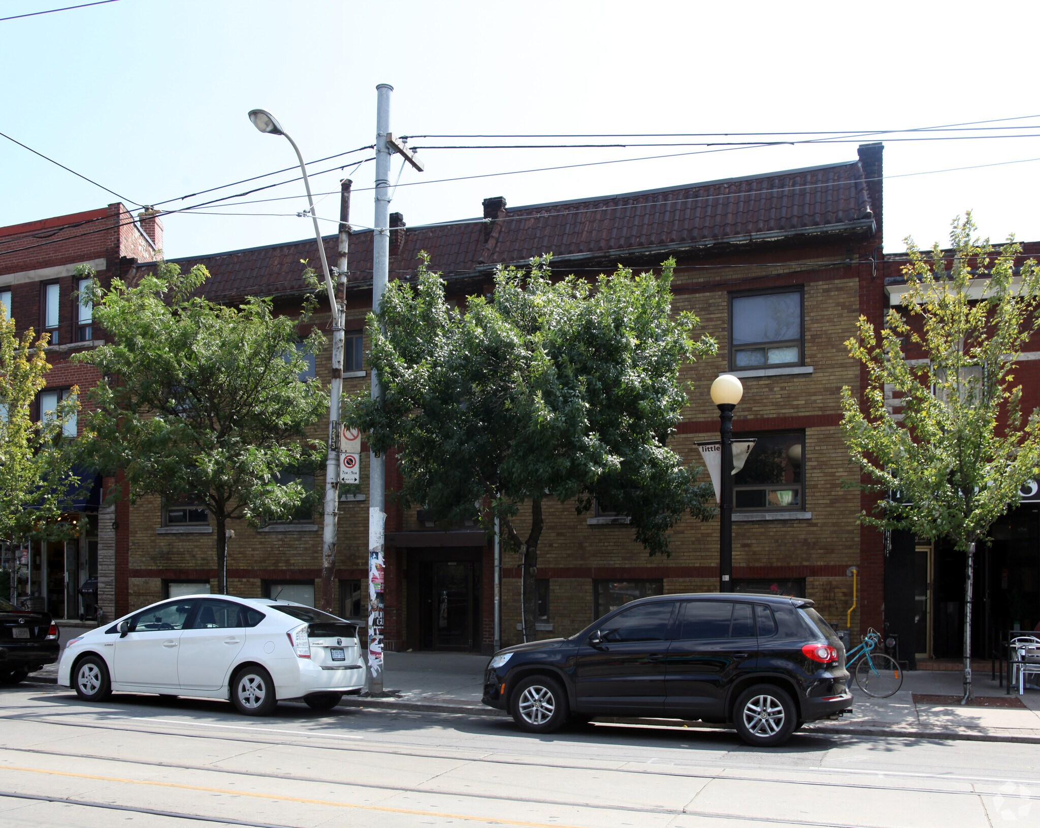 677 College St, Toronto, ON à vendre Photo principale- Image 1 de 3