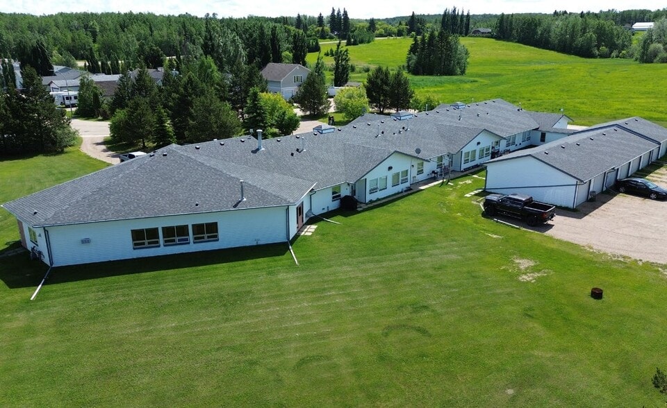 9606 101 Av, Plamondon, AB for sale - Building Photo - Image 2 of 11