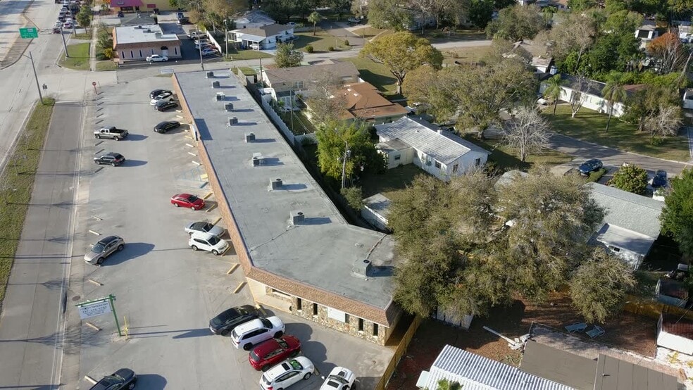 1907 Tyrone Blvd N, Saint Petersburg, FL for lease - Commercial Listing Video - Image 2 of 24