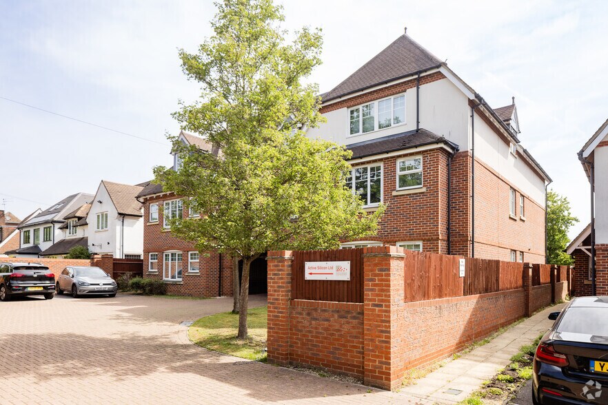 Bond Close, Iver à louer - Photo du bâtiment - Image 2 de 3