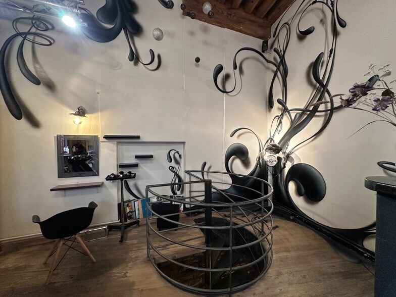 Retail in Lyon 1er Arrondissement for lease - Building Photo - Image 3 of 6