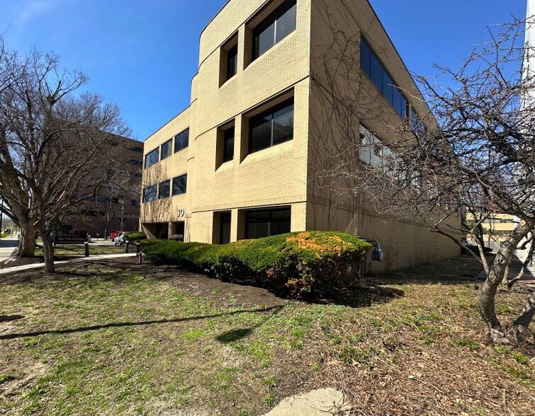 301 W 1st St, Dayton, OH à vendre - Photo du bâtiment - Image 3 de 11