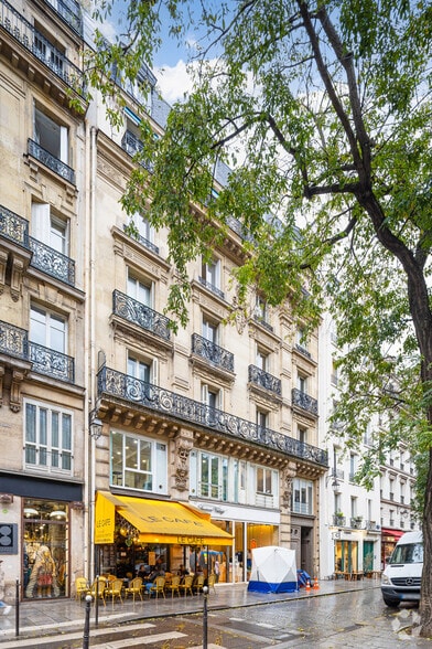 Multifamily in Paris for sale - Primary Photo - Image 1 of 4
