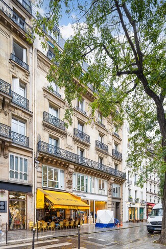 Plus de détails pour Multi-résidentiel à vendre