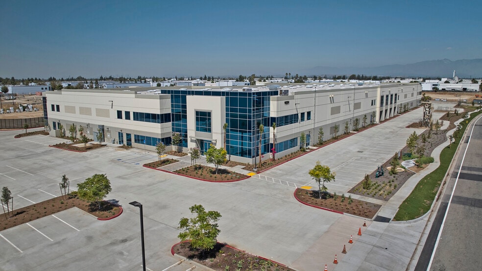 12551 Telegraph Rd, Santa Fe Springs, CA for lease - Building Photo - Image 2 of 24