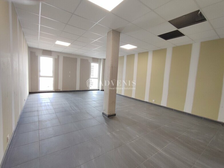 5 Avenue Des Chasseurs, Le Crès for lease - Interior Photo - Image 2 of 6