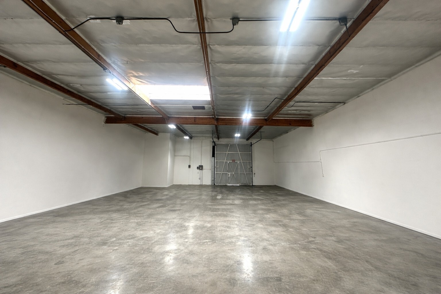 2700 S Main St, Santa Ana, CA for lease Interior Photo- Image 1 of 8