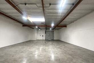 2700 S Main St, Santa Ana, CA for lease Interior Photo- Image 1 of 8