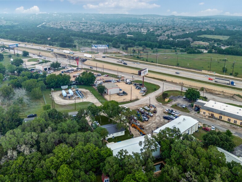 8424 Indian Hills Ln, Boerne, TX à louer - Photo du bâtiment - Image 3 de 17