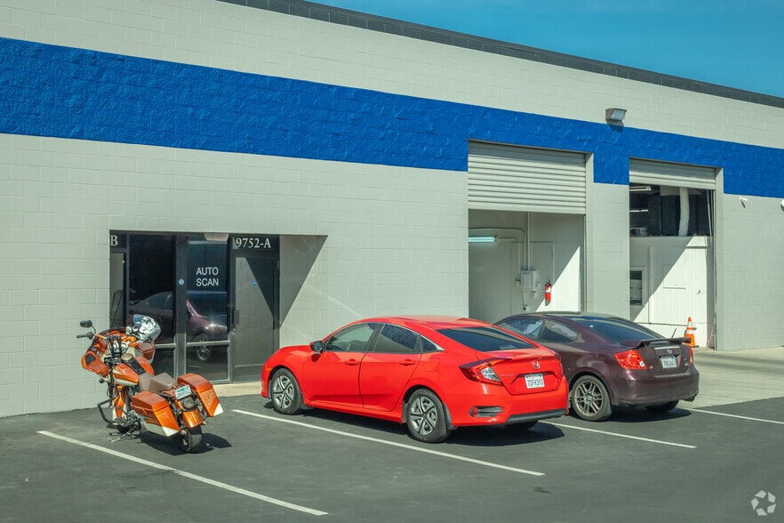 9701 Dino Dr, Elk Grove, CA for lease - Building Photo - Image 3 of 7