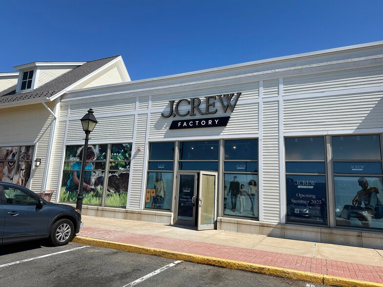 201-231 Gloucester Crossing Rd, Gloucester, MA for lease - Building Photo - Image 2 of 10