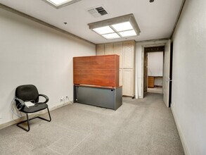 40004 Cook St, Palm Desert, CA for lease Interior Photo- Image 1 of 33