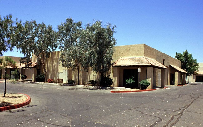 Plus de détails pour 916 E Baseline Rd, Mesa, AZ - Bureau, Industriel à louer
