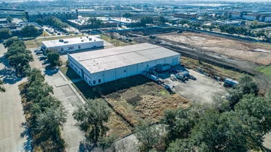 10511 Fallstone Rd, Houston, TX for lease Building Photo- Image 2 of 7