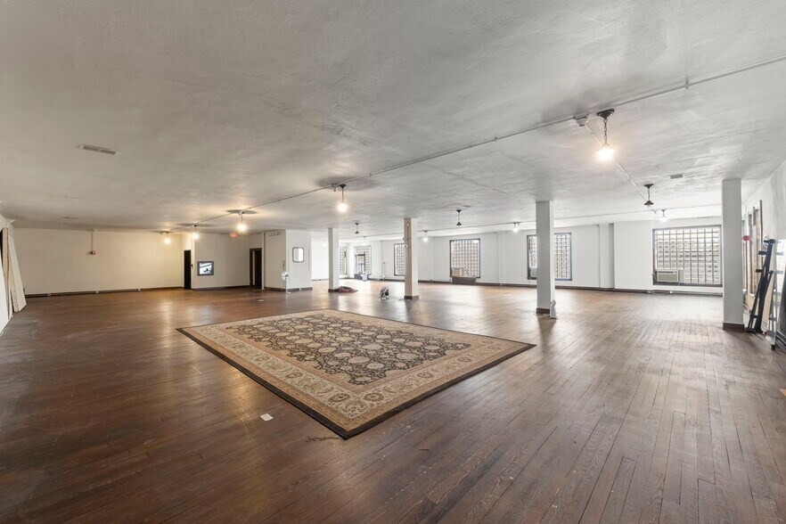 235-239 S Washington St, Naperville, IL à vendre - Photo du bâtiment - Image 3 de 6