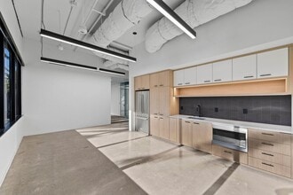 18100 Von Karman Ave, Irvine, CA à louer Photo intérieure- Image 2 de 5