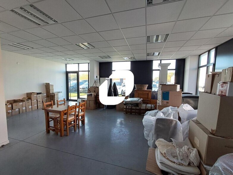 180 Rue De Bondues, Wambrechies for lease - Interior Photo - Image 3 of 7