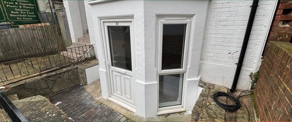 35 Osborne Rd, Southsea for lease - Building Photo - Image 3 of 5