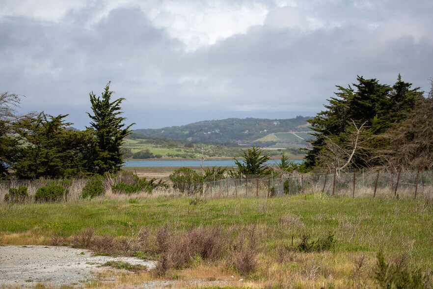 516 Dolan Rd, Moss Landing, CA à vendre - Photo du bâtiment - Image 2 de 8