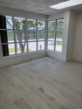13350-13380 SW 128th St, Miami, FL à louer Photo intérieure- Image 2 de 11