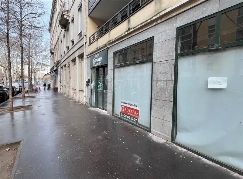 Retail in Lyon for lease Building Photo- Image 1 of 8