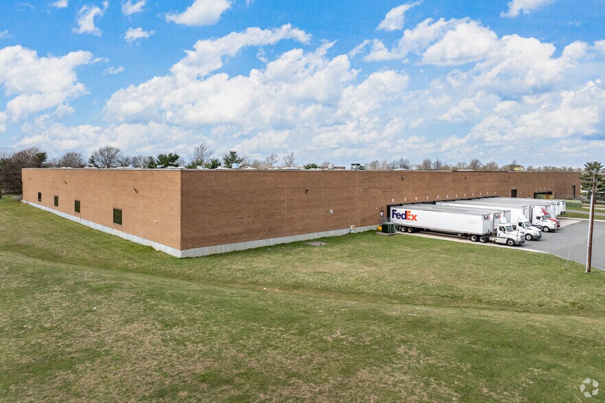 120 Herrod Blvd, South Brunswick, NJ à louer - Photo du bâtiment - Image 3 de 5