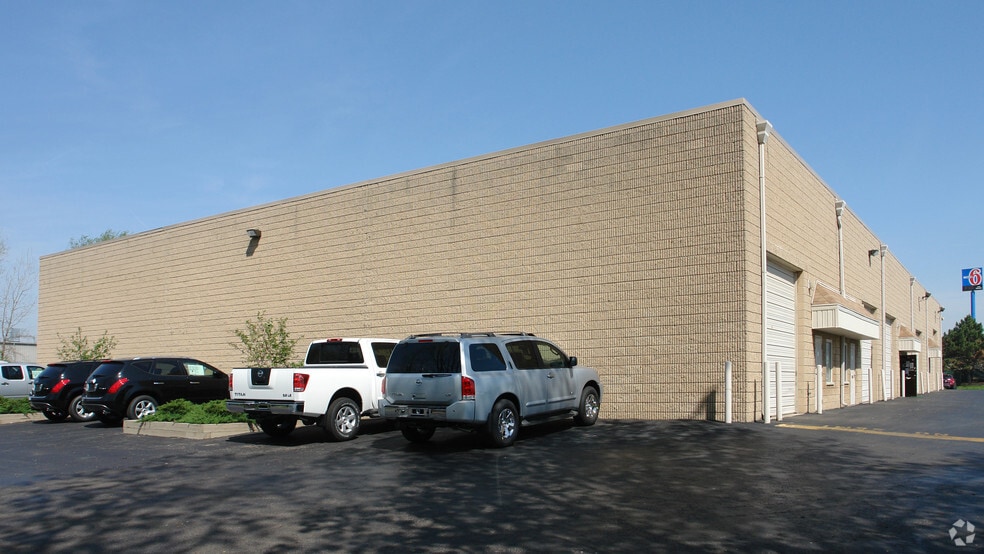 3919 Parkway Ln, Hilliard, OH for lease - Building Photo - Image 2 of 3