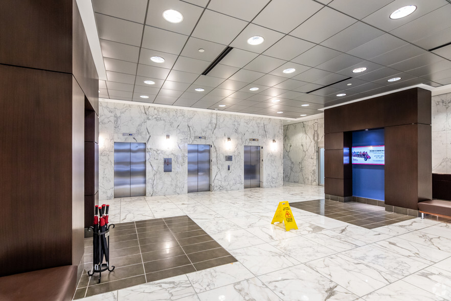 1525 Carling Ave, Ottawa, ON for lease - Lobby - Image 2 of 3