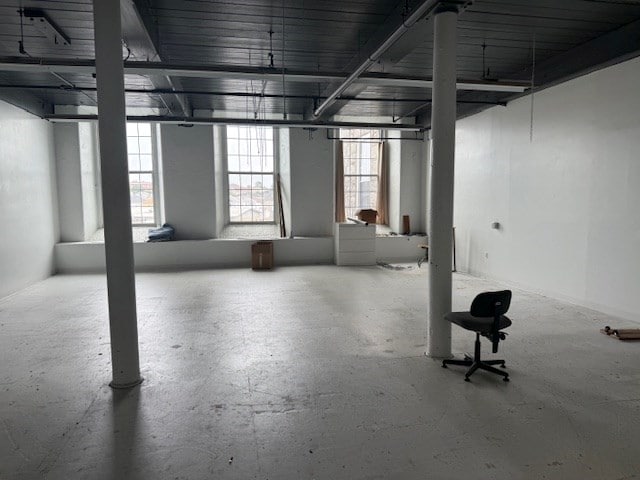 657 Quarry St, Fall River, MA à louer Photo intérieure- Image 1 de 1