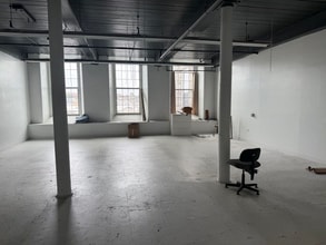 657 Quarry St, Fall River, MA à louer Photo intérieure- Image 1 de 1