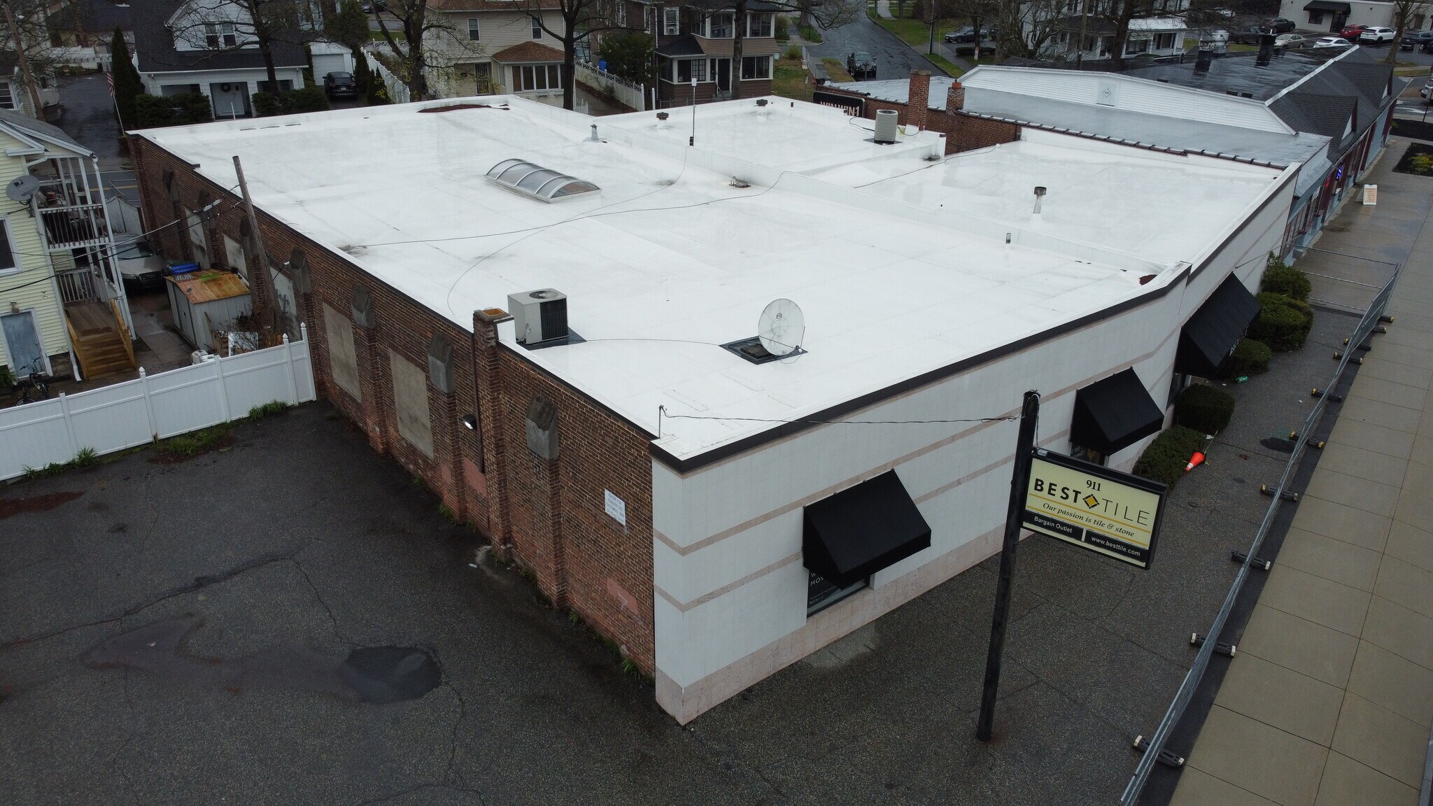 911 Belmont Ave, Springfield, MA à vendre Photo du bâtiment- Image 1 de 9